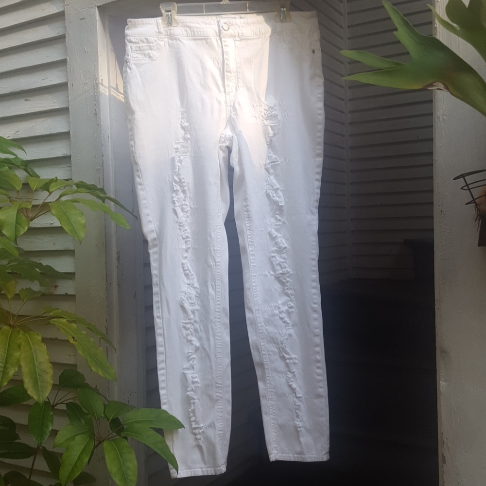 White OneFiveOne Ashley Stewart Ripped Jeans Sz14W